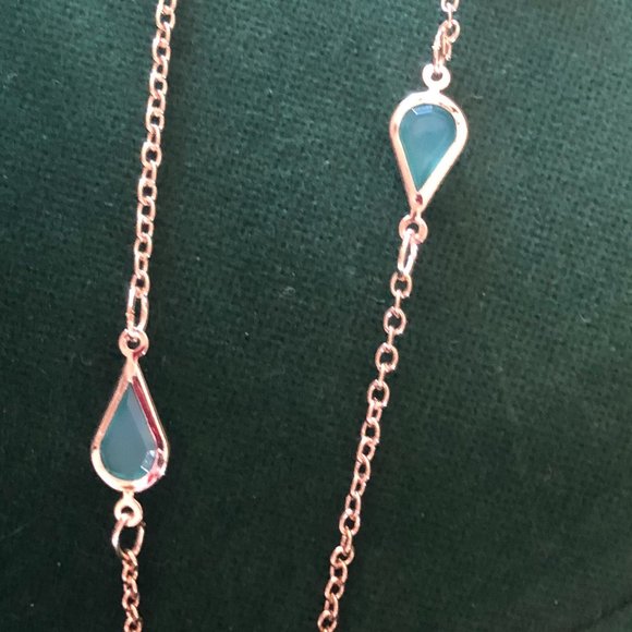 Green Necklace Earring Set - Picture 7 of 13